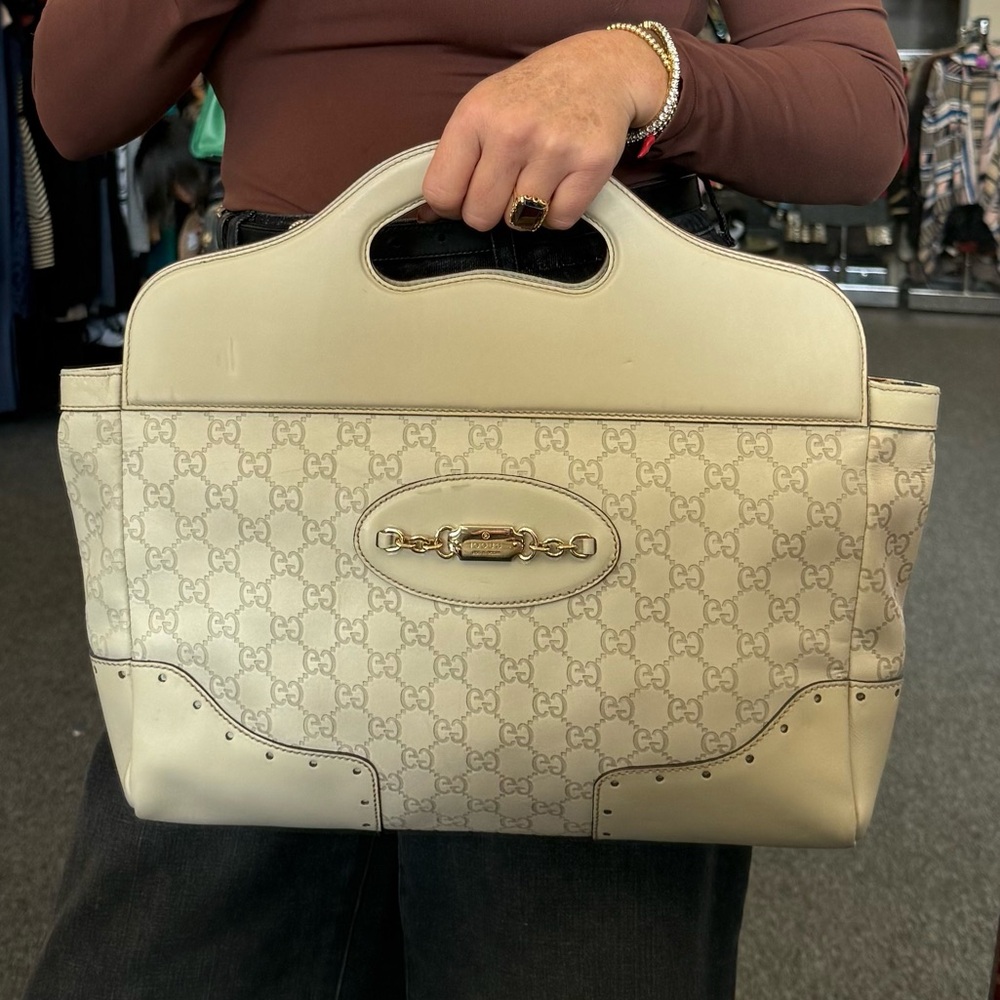 Gucci Guccissima Punch Top Handle Leather Cream Clutch Designer Hand Bag
